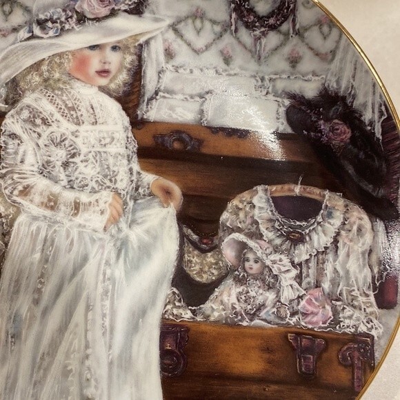 Heirlooms & Lace “Olivia” Collector’s #4 Plate in Series By Corinne Layton 2549A - Picture 8 of 15